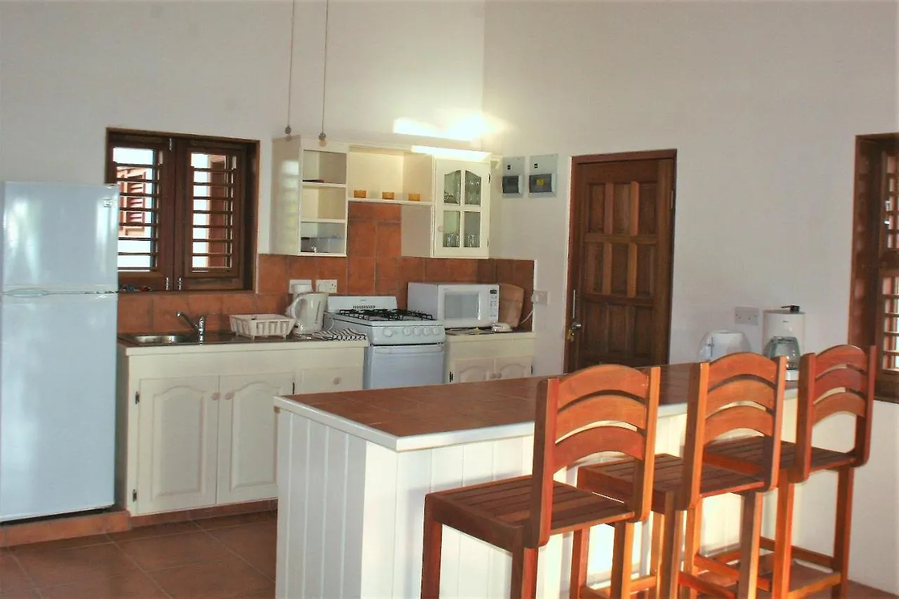 Hotel Two Bays Beach Villa, Apartment, And Studios Crochu